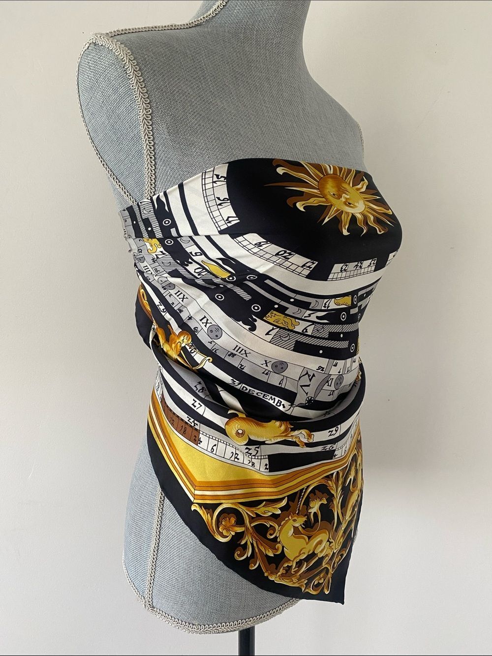 JBK Collection 100% Silk Scarf Black, Gold & White Zodiac Celestial Luxurious - Picture 5 of 16